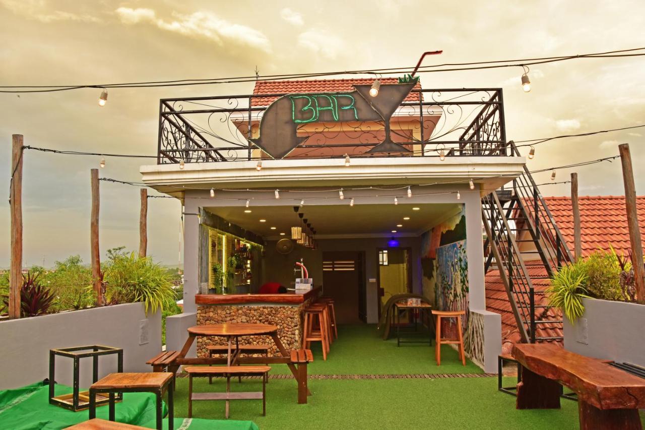 Mad Monkey Hostel Kampot (Adults Only) Dış mekan fotoğraf