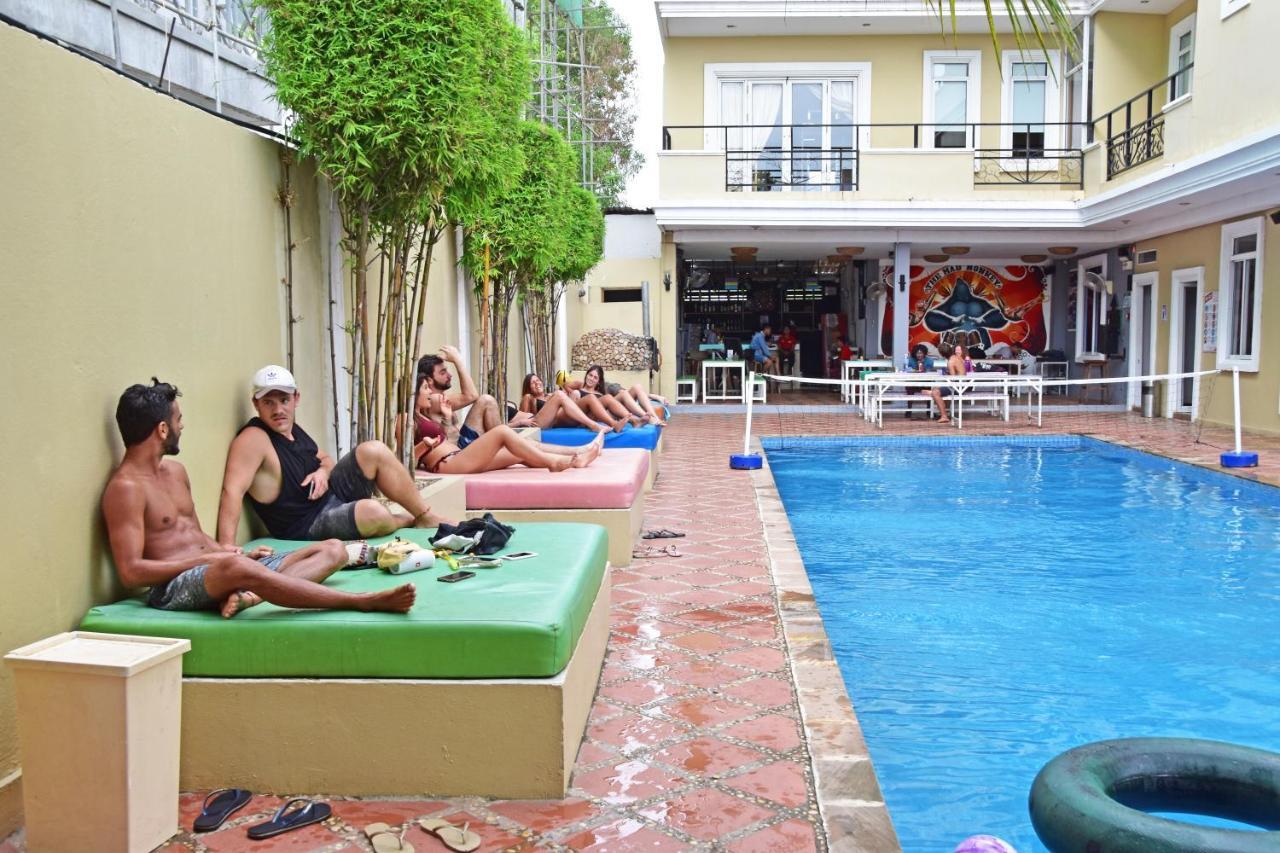 Mad Monkey Hostel Kampot (Adults Only) Dış mekan fotoğraf
