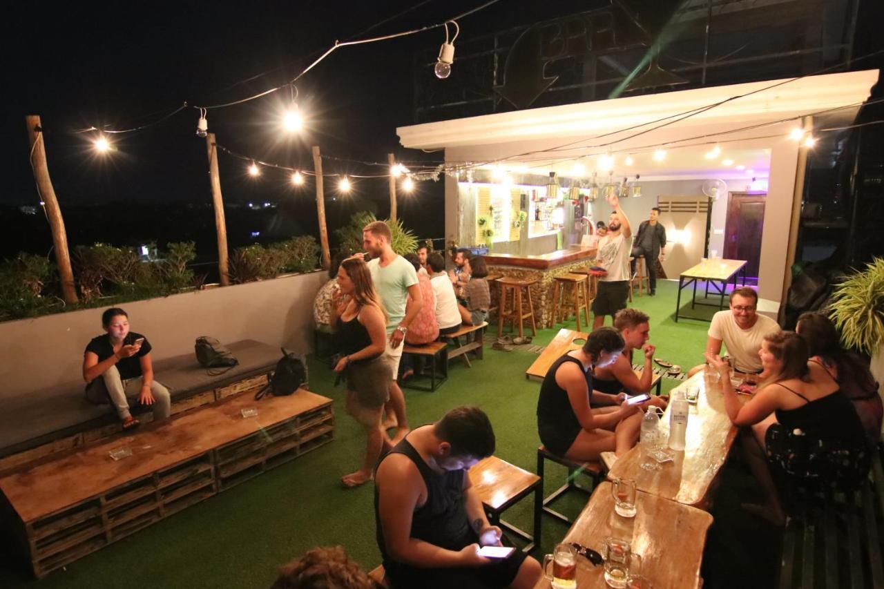 Mad Monkey Hostel Kampot (Adults Only) Dış mekan fotoğraf