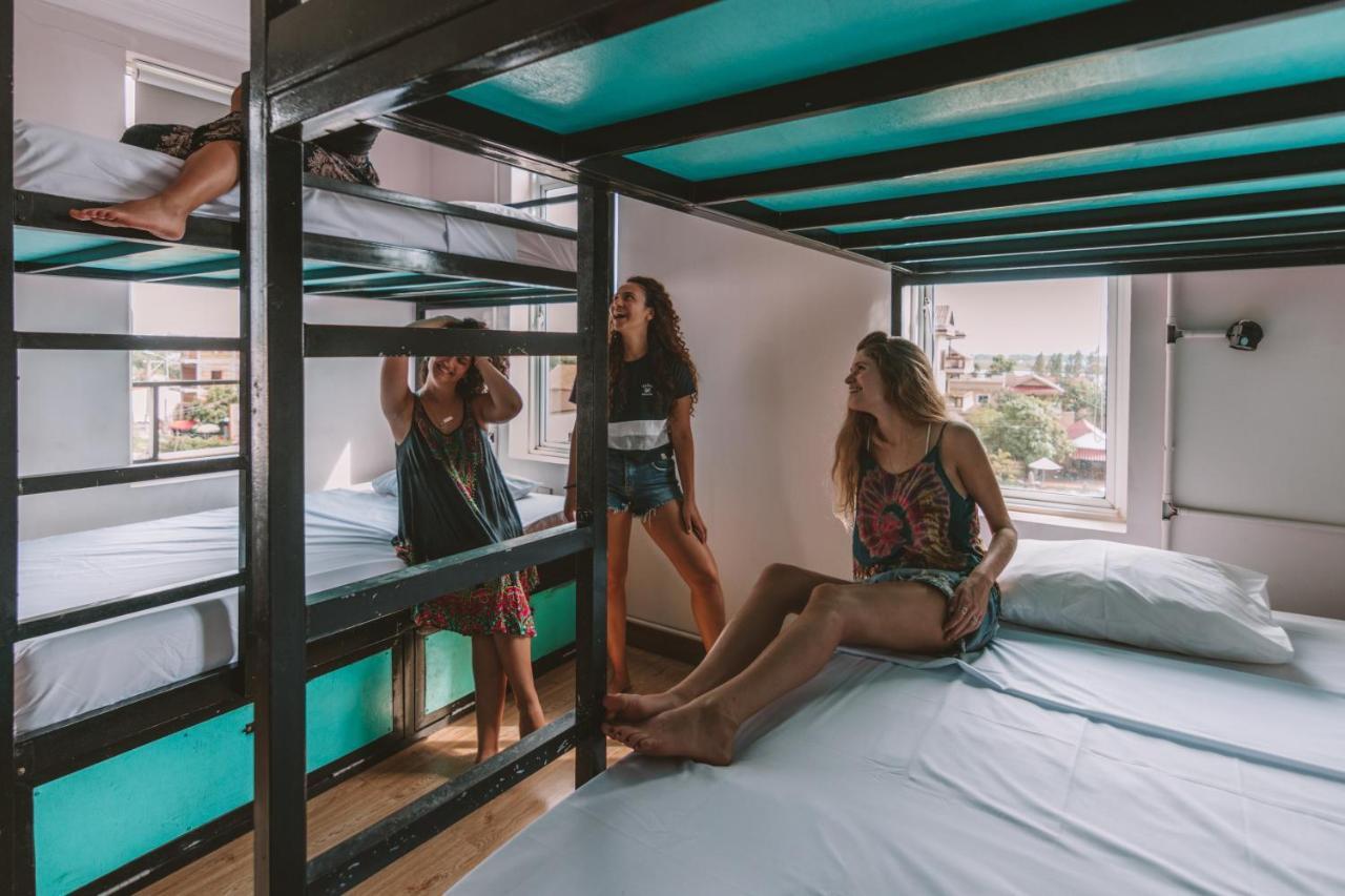 Mad Monkey Hostel Kampot (Adults Only) Dış mekan fotoğraf
