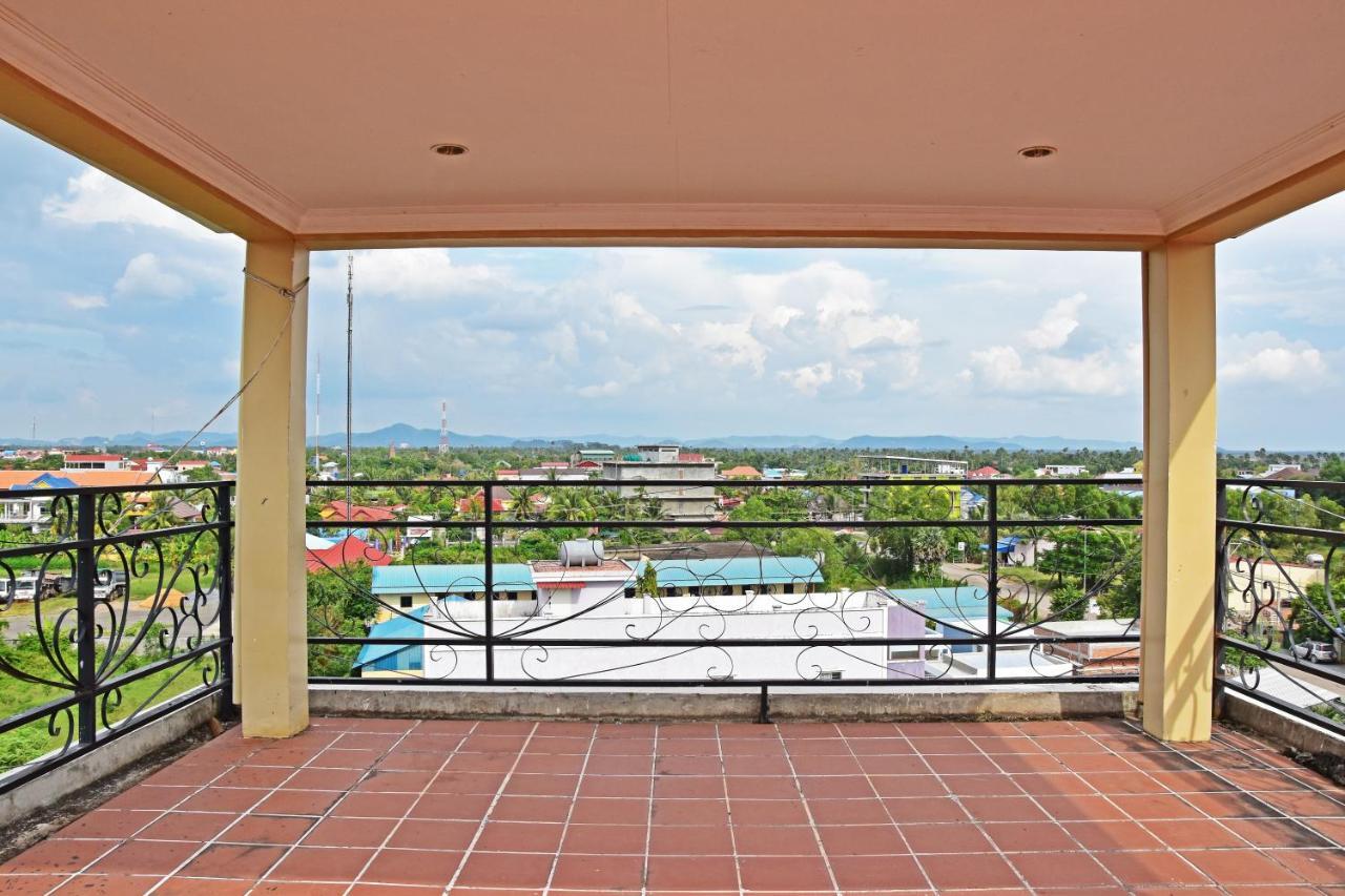 Mad Monkey Hostel Kampot (Adults Only) Dış mekan fotoğraf